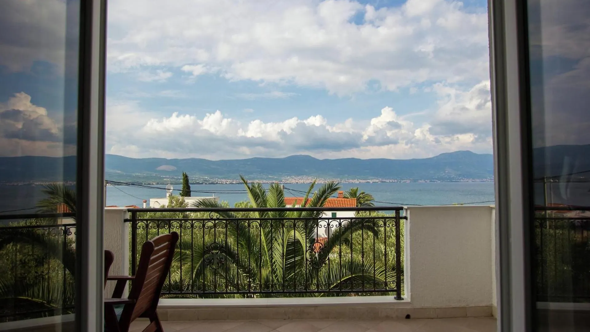 Modern Apartment In Slatine With Terrace Trogir 0*,  Kroatien