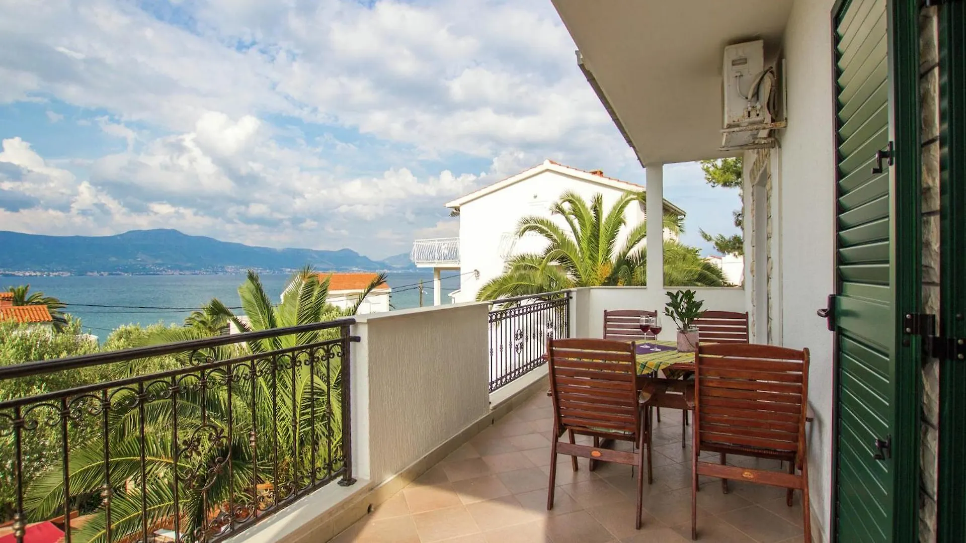 Modern Apartment In Slatine With Terrace Trogir Kroatien