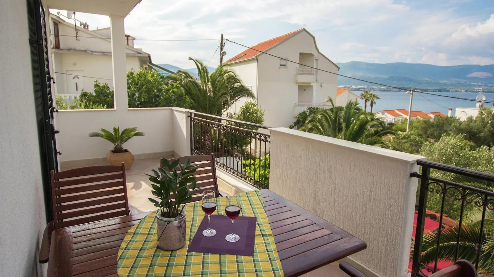 Modern Apartment In Slatine With Terrace Trogir