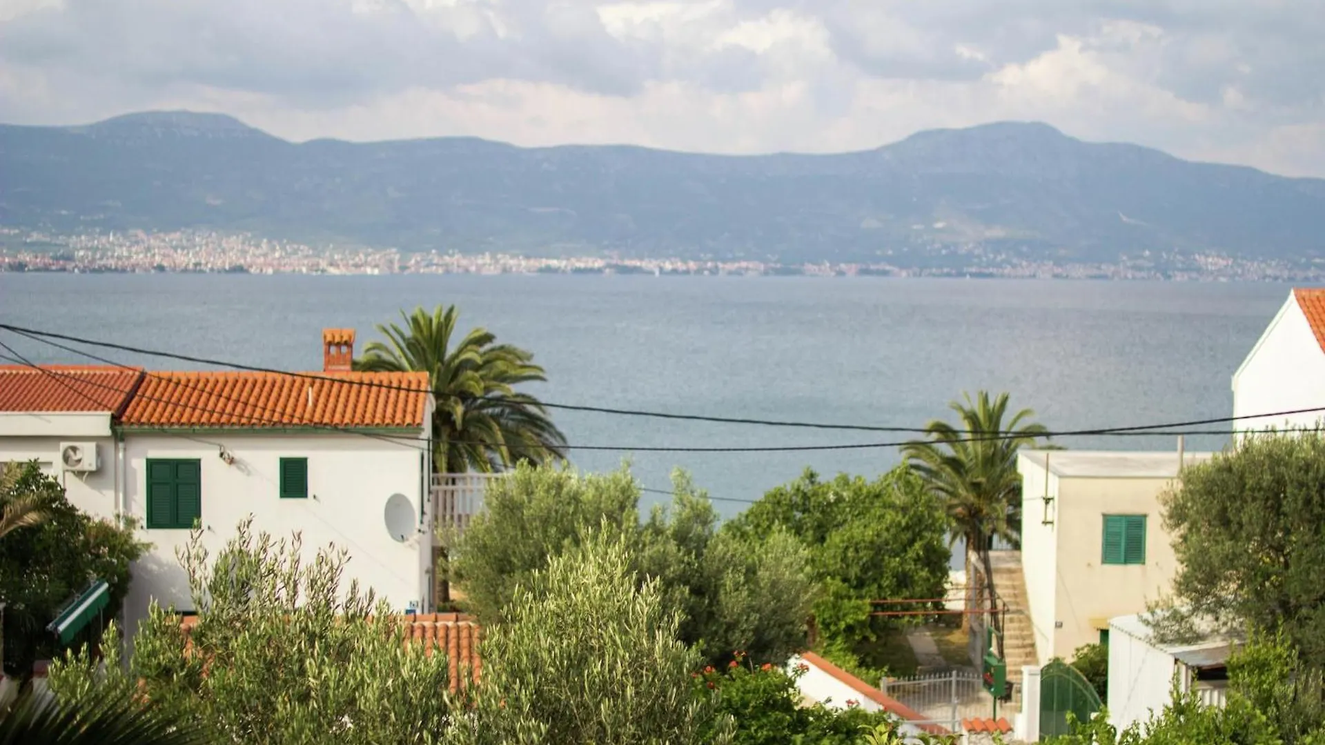 Modern Apartment In Slatine With Terrace Trogir Kroatien