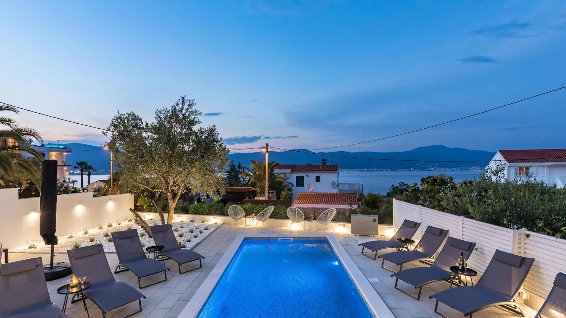 Modern Apartment In Slatine With Terrace Trogir