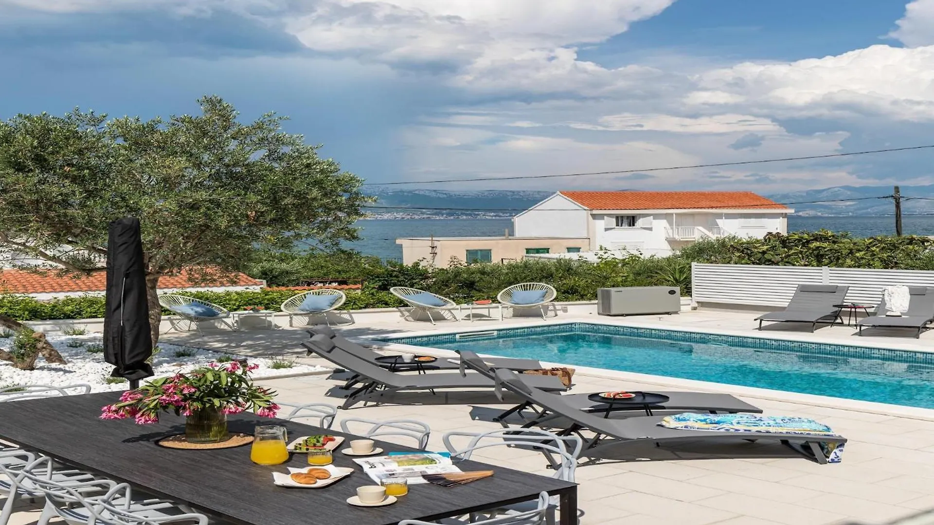 Modern Apartment In Slatine With Terrace Trogir