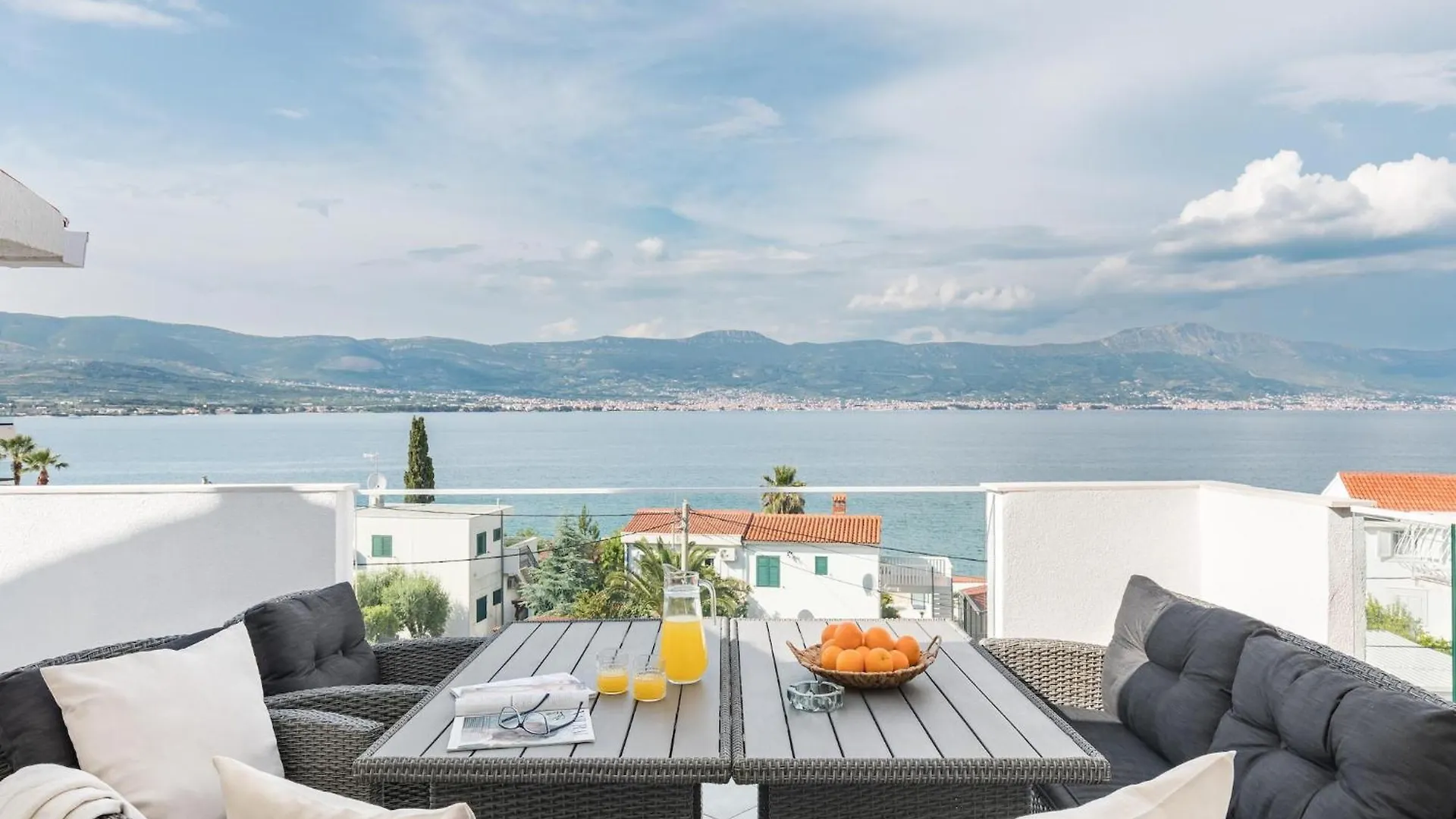 Modern Apartment In Slatine With Terrace Trogir