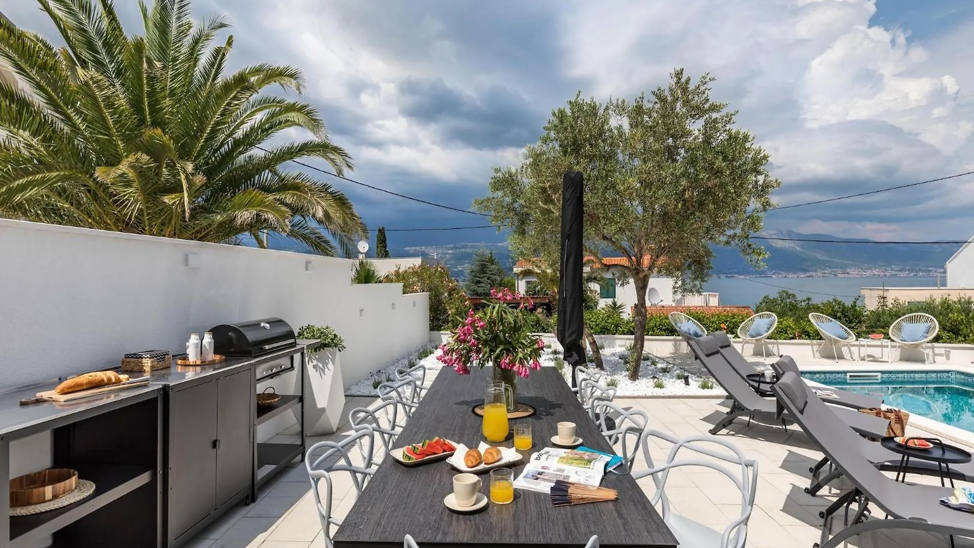 Modern Apartment In Slatine With Terrace Trogir
